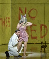 "Animal Farm" macht die Staatsoper zum Schlachthof