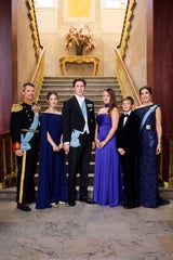 Stolze Eltern von vier Kindern: Frederik und Mary mit Josephine, Kronprinz Christian, Isabella und Vincent.
