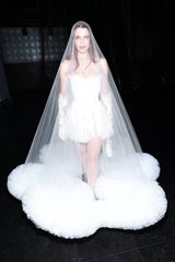 Julia Fox: Die skurrilsten Looks bei der New York Fashion Week