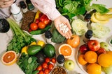 Kurzfristig stärken Vitalstoffe das Immunsystem und die Leistungsfähigkeit. Langfristig dienen sie der Prävention und schützen vor vielen Krankheiten. 