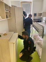 Durchsuchung in Zelle - Foto einer früheren Aktion.