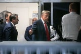 trump daumen