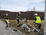 Klein-Lkw krachte gegen Tankstellen-Preistafel