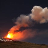 Ätna spuckt wieder Lava