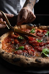 Die "Nero di Marinara", kreiert von Francesco Calò, ist die beste Pizza Europas