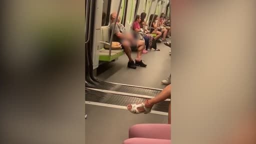Mann masturbiert in U-Bahn  - oe24.at