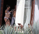 Im Bikini: Alanis Morissette zeigt ihren Babybauch