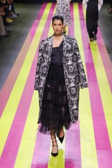 Star-besetzter Mode-Start für die Paris Fashion Week
