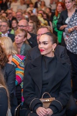 Ivana Ho und Martin Essl (hinter ihr)