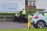 Kettensägen-Attacke: Mann rastet völlig aus und greift Polizei an