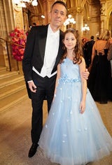 Staatsopernchef Bogdan Roscic brachte seine Familie mit.