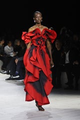 Spektakuläres Finale für die Pariser Fashion Week