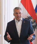 Nehammer verteidigt Wirbel-Video