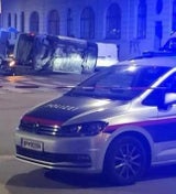 Spektakulärer Unfall mit Polizei-Transporter