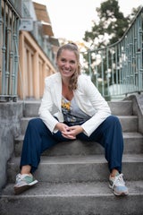 Katharina Wallner ist Hebamme, Elementarpädagogin und Yogalehrerin.&nbsp;