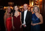 Lugner hat Priscilla fest im Griff