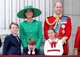 George (l.), Charlotte (r.) und Louis (m.) begleiten ihre Eltern stets zu royalen Verpflichtungen.