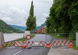 Straße bleibt noch länger gesperrt.