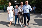 Nawalnys Witwe erfuhr bei der Sicherheitskonferenz in München vom Tod ihres Ehemannes. Das Paar hatte sich im Urlaub in der Türkei kennengelernt. Im Jahr 2000, dem ersten Präsidentschafts-Amtsjahr Putins, heirateten Julija und Alexej. 2001 und 2008 wurden ihre Kinder geboren.&nbsp;&nbsp;