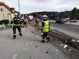 Klein-Lkw krachte gegen Tankstellen-Preistafel