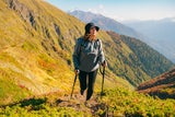 Tipp: Wanderstöcke steigern den Kalorienverbrauch. 