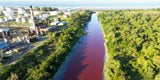Blutroter Fluss beunruhigt Anrainer