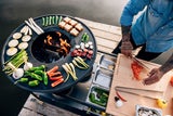 Mobile Outdoor-Küche: Die Firekitchen mit Bowl 57 Plancha-Grillset von Höfats gibt es um 1.399 Euro, mit Bowl 70 um 1.599 Euro. Das 5-Teile-Edelstahlbehälterset um 79,95 Euro. hofats.com  