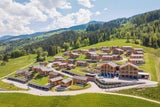 Bergresort Hauser Kaibling mit Traumlage am Berg und an den schönsten Wanderrouten der Region Schladming-Dachstein.