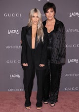 Kim Kardashian versext die LACMA Gala mit Lady-Di-Schmuck