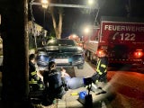 Baby Katze aus Auto gerettet
