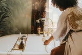 Deshalb sollten Sie nachts Spülmittel in die Badewanne kippen