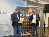 Die FPÖ Niederösterreich startet eine "Heimatadvent-Kampagne". Im Bild:  Andreas Arthur Spanring  und Alexander Murlasits.