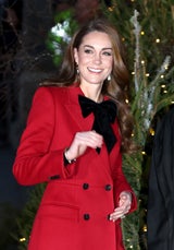 Samt: So stylen die Stars den festlichen Trend