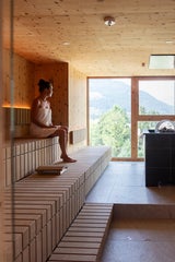 Im Adults-only-Spa stehen finnische Sauna, Biosauna und Infrarotkabine zur Verfügung.