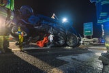 Pkw überschlägt sich auf Autobahn