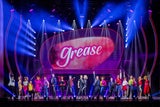 Hit-Musical „Grease“ tanzt für Sie jetzt mit 50 % Ermäßigung an
