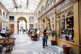 Zum Start von „Emily in Paris“: Insider-Tipps für Ihren Paris-Trip