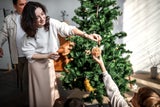 Mit diesen Profi-Tipps verhindern Sie, dass Ihr Weihnachtsbaum nadelt