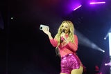 Melissa Naschenweng setzt sich mit der neuen Show die Schlager-Krone auf
