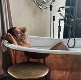 Danilo Campisi und Corinna Kamper genießen die heiße Wanne