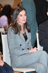 Letizia mit grauen Haaren