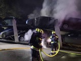 Autotransport in Flammen