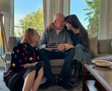 Kuscheln, schlemmen und singen! So feierten die Stars Thanksgiving