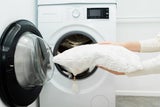 Unhygienisch? So schädlich sind gelbe Flecken auf dem Kissen