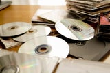 Sony beendet die Disc-Ära: Schluss mit DVDs und Blu-Rays