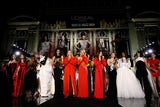 Heidi Klum, Eva Longoria & Co.: A-Promis rocken L’Oréal-Modenschau