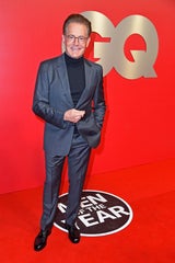 Elias Becker stiehlt beim „GQ Award“ den Siegern die Show