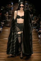 Katy Perry, Nicole Kidman & Co.: Balenciaga begeistert mit Star-Power auf der Fashion Week