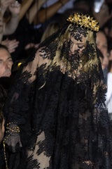 Madonna: Mit Ganzkörperschleier bei der Fashion Week