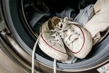 Sneaker in der Waschmaschine